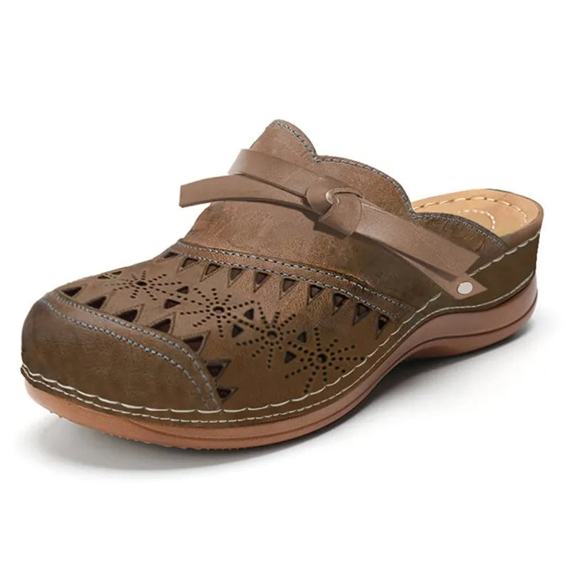 Lya Comfortable Everyday Clogs